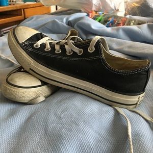 Black Lowtop Converse